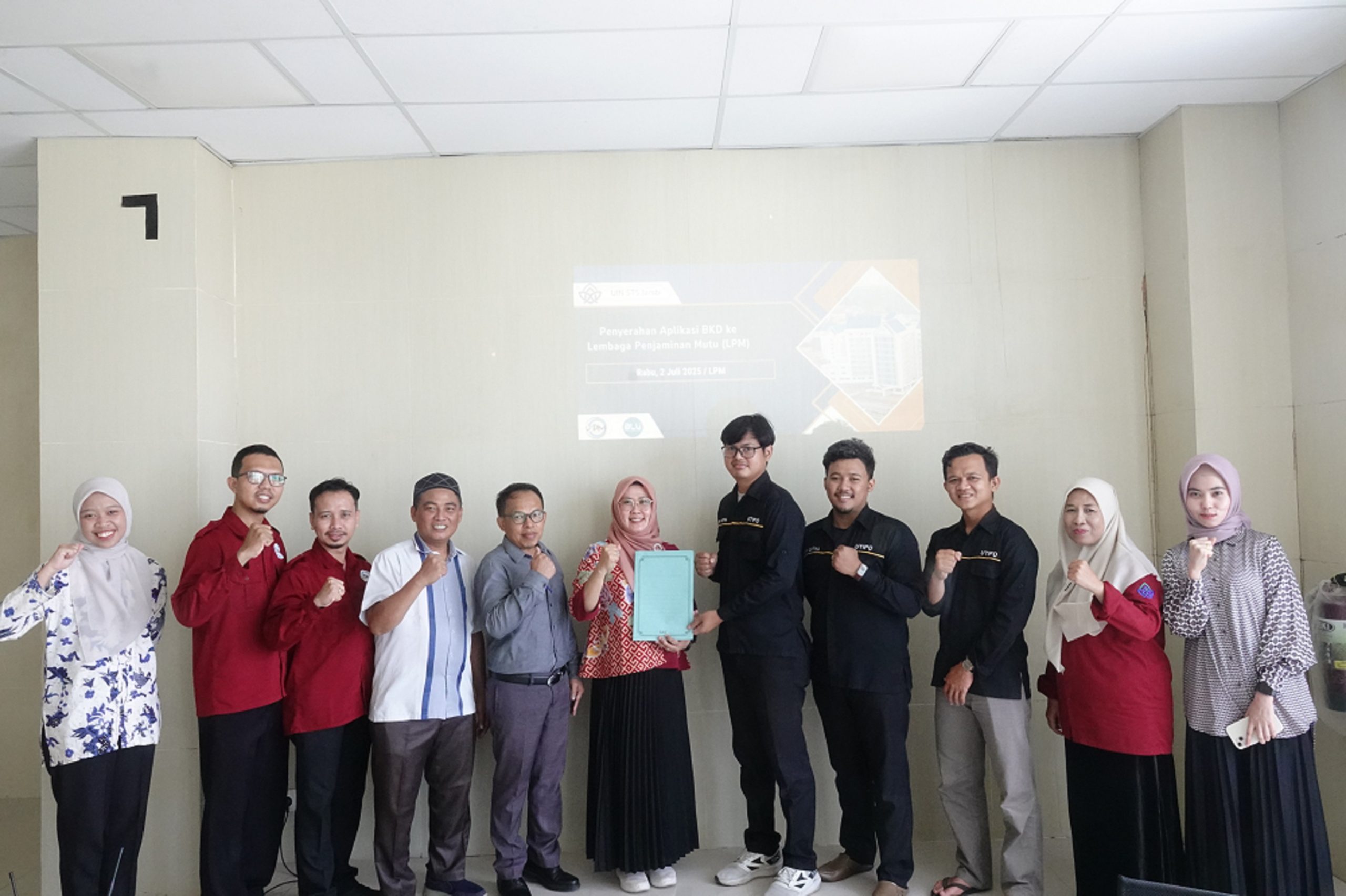 UTIPD Serahkan Aplikasi BKD ke LPM UIN Jambi : Tingkatkan Efisiensi Pengisian Kinerja Dosen