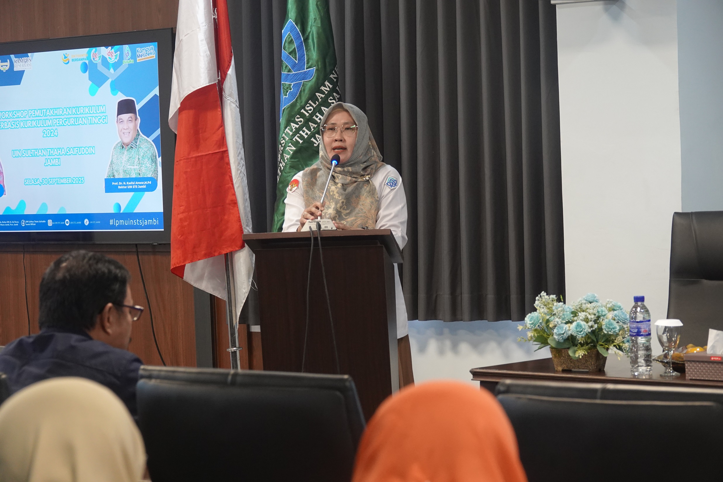 LPM menyelengarakan Workshop Pemuktakhiran Kurikulum Berbasi OBE